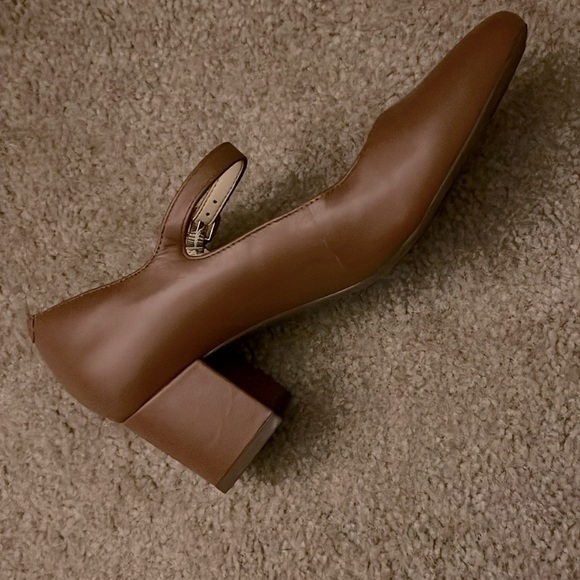 Easy Spirit Heels - Picture 7 of 8